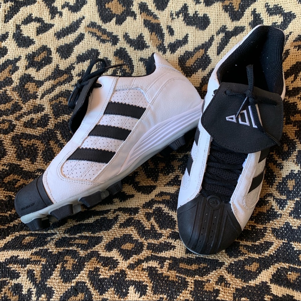 ADIDAS Cleats - Picture 2 of 4